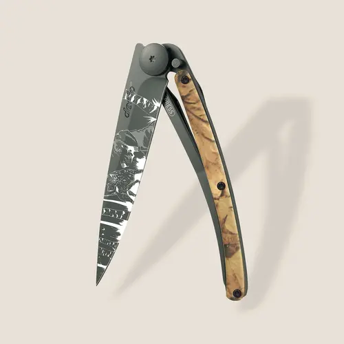 Джобен нож Deejo 37g, Brown Camo / Hunting Day